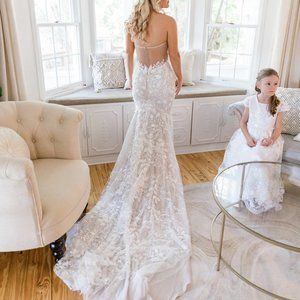 'Made with Love' - Strapless Bridal Dress - Ivory / Size 10 / Trumpet cut / Lace